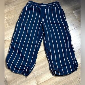 Ambrocrombie&Fitch Kids Navy Blue & White Flowy Pants